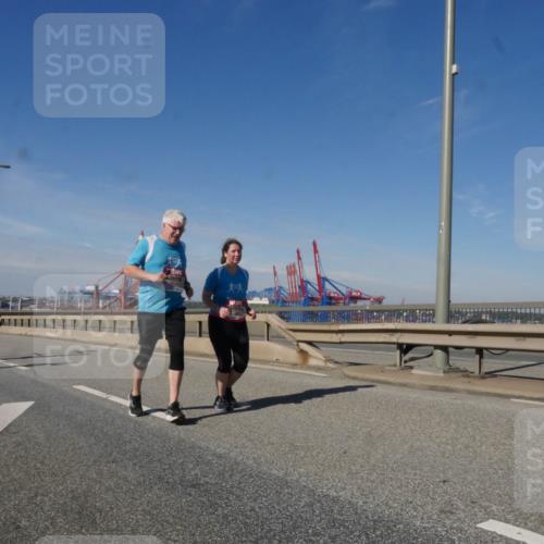 03.10.2025 - Köhlbrandbrückenlauf Matties Gatica Varas http://msf.ph/oto/9001608 03.10.2025 12:54:53 Position 2 118 meine-sportfotos.de