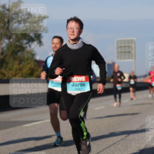 03.10.2025 - Köhlbrandbrückenlauf Luisa Fischer http://msf.ph/oto/9001616 03.10.2025 10:43:34 Position 3  meine-sportfotos.de