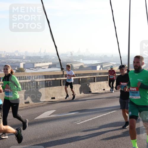 03.10.2025 - Köhlbrandbrückenlauf Julia Fischer http://msf.ph/oto/9001618 03.10.2025 09:24:39 Position 1 3585, 2714, 3041, 1400 meine-sportfotos.de