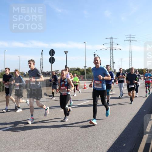 03.10.2025 - Köhlbrandbrückenlauf Julia Fischer http://msf.ph/oto/9001620 03.10.2025 12:17:56 Position 3  meine-sportfotos.de