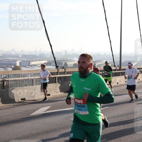 03.10.2025 - Köhlbrandbrückenlauf Julia Fischer http://msf.ph/oto/9001622 03.10.2025 09:24:39 Position 1 3041, 10 meine-sportfotos.de
