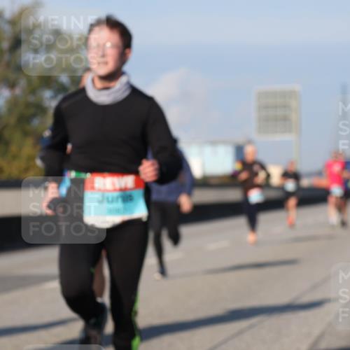 03.10.2025 - Köhlbrandbrückenlauf Luisa Fischer http://msf.ph/oto/9001624 03.10.2025 10:43:34 Position 3  meine-sportfotos.de