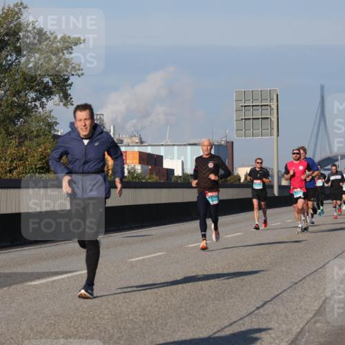 03.10.2025 - Köhlbrandbrückenlauf Luisa Fischer http://msf.ph/oto/9001637 03.10.2025 10:43:35 Position 3  meine-sportfotos.de