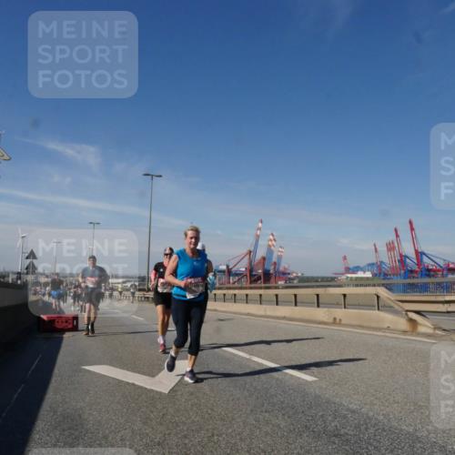 03.10.2025 - Köhlbrandbrückenlauf Matties Gatica Varas http://msf.ph/oto/9001642 03.10.2025 12:54:55 Position 2  meine-sportfotos.de