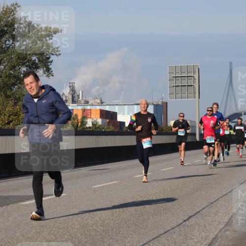 03.10.2025 - Köhlbrandbrückenlauf Luisa Fischer http://msf.ph/oto/9001646 03.10.2025 10:43:36 Position 3  meine-sportfotos.de