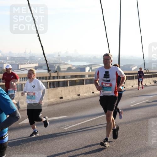 03.10.2025 - Köhlbrandbrückenlauf Julia Fischer http://msf.ph/oto/9001667 03.10.2025 09:24:48 Position 1 1319, 3236 meine-sportfotos.de