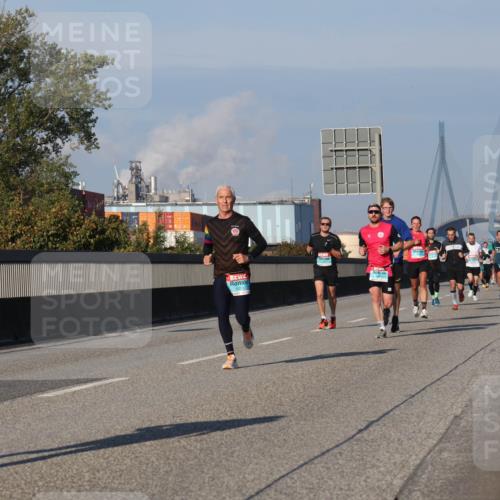 03.10.2025 - Köhlbrandbrückenlauf Luisa Fischer http://msf.ph/oto/9001670 03.10.2025 10:43:37 Position 3  meine-sportfotos.de