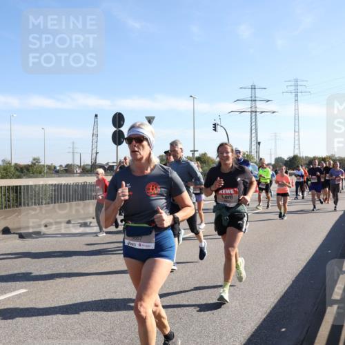 03.10.2025 - Köhlbrandbrückenlauf Julia Fischer http://msf.ph/oto/9001672 03.10.2025 12:18:02 Position 3  meine-sportfotos.de