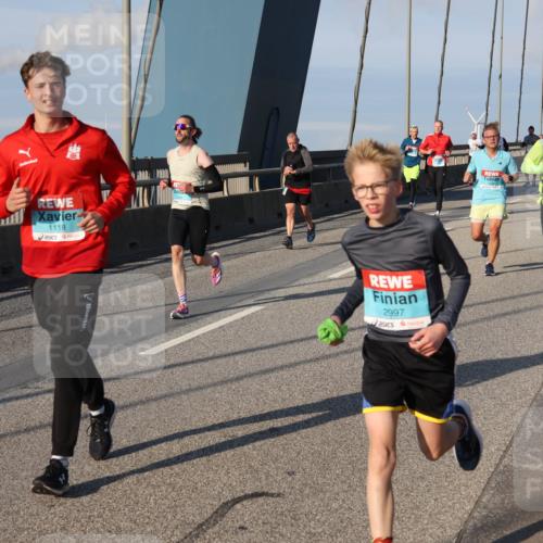 03.10.2025 - Köhlbrandbrückenlauf Julia Fischer http://msf.ph/oto/9001689 03.10.2025 09:39:33 Position 2 1118, 2997 meine-sportfotos.de