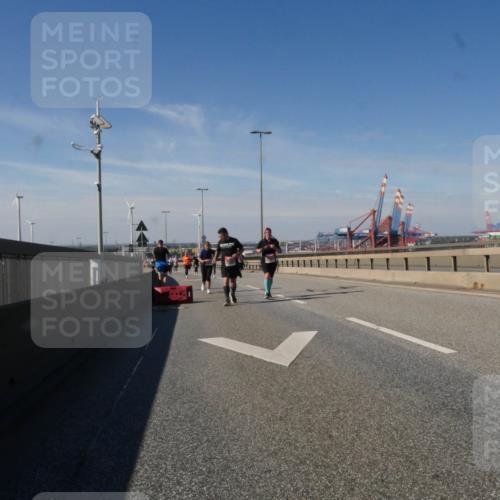 03.10.2025 - Köhlbrandbrückenlauf Matties Gatica Varas http://msf.ph/oto/9001697 03.10.2025 12:55:00 Position 2  meine-sportfotos.de