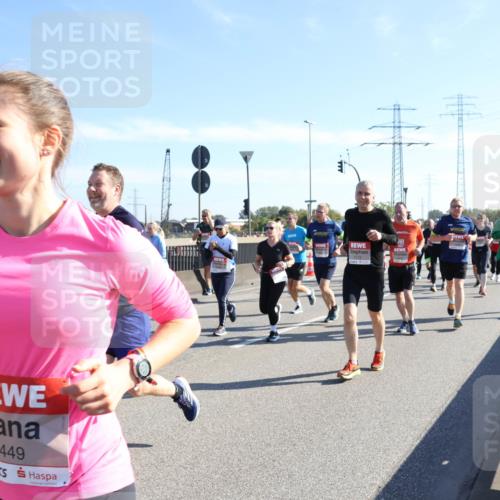 03.10.2025 - Köhlbrandbrückenlauf Julia Fischer http://msf.ph/oto/9001703 03.10.2025 12:18:07 Position 3 50, 6449, 5115 meine-sportfotos.de
