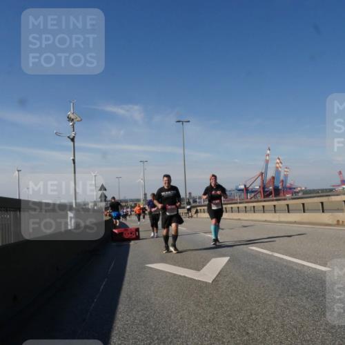 03.10.2025 - Köhlbrandbrückenlauf Matties Gatica Varas http://msf.ph/oto/9001716 03.10.2025 12:55:01 Position 2  meine-sportfotos.de