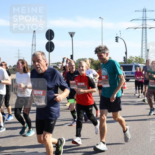 03.10.2025 - Köhlbrandbrückenlauf Julia Fischer http://msf.ph/oto/9001732 03.10.2025 12:18:11 Position 3 5908, 4756, 10, 5023, 4587, 4291 meine-sportfotos.de