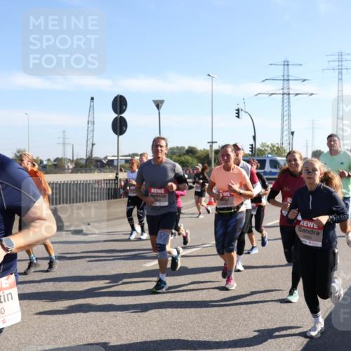 03.10.2025 - Köhlbrandbrückenlauf Julia Fischer http://msf.ph/oto/9001749 03.10.2025 12:18:14 Position 3 6660, 4465 meine-sportfotos.de