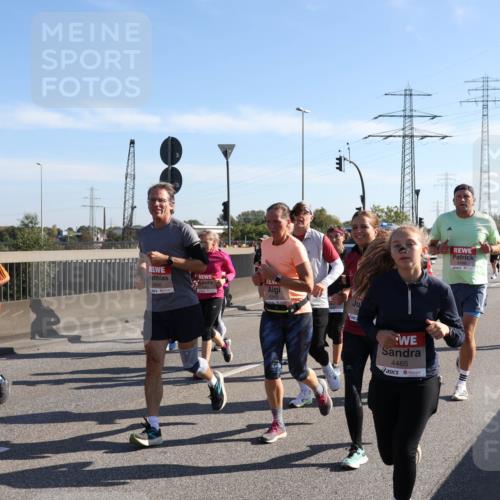 03.10.2025 - Köhlbrandbrückenlauf Julia Fischer http://msf.ph/oto/9001753 03.10.2025 12:18:15 Position 3 4890, 4345, 4465 meine-sportfotos.de