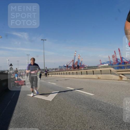 03.10.2025 - Köhlbrandbrückenlauf Matties Gatica Varas http://msf.ph/oto/9001755 03.10.2025 12:55:04 Position 2  meine-sportfotos.de