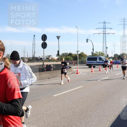 03.10.2025 - Köhlbrandbrückenlauf Julia Fischer http://msf.ph/oto/9001774 03.10.2025 12:18:18 Position 3  meine-sportfotos.de
