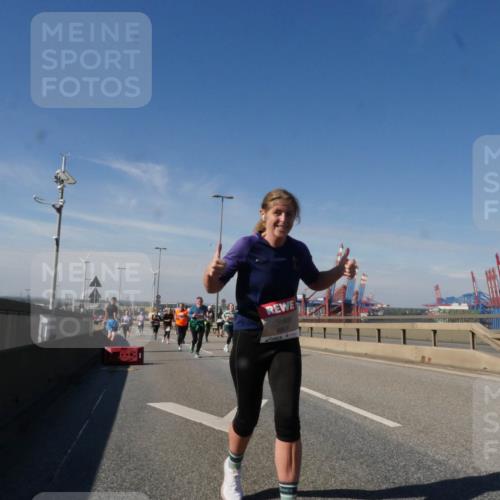 03.10.2025 - Köhlbrandbrückenlauf Matties Gatica Varas http://msf.ph/oto/9001777 03.10.2025 12:55:06 Position 2 6806 meine-sportfotos.de