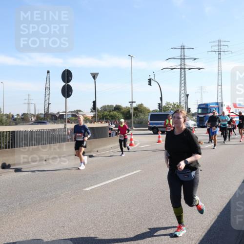 03.10.2025 - Köhlbrandbrückenlauf Julia Fischer http://msf.ph/oto/9001778 03.10.2025 12:18:22 Position 3  meine-sportfotos.de