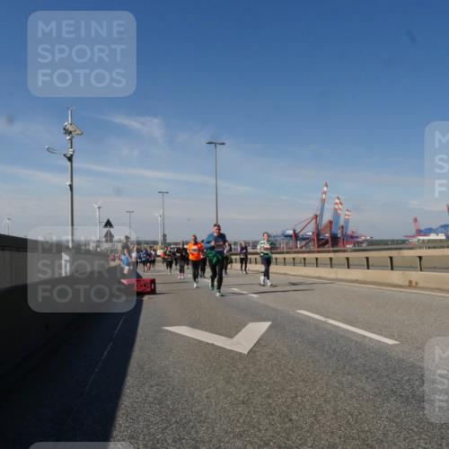 03.10.2025 - Köhlbrandbrückenlauf Matties Gatica Varas http://msf.ph/oto/9001794 03.10.2025 12:55:07 Position 2  meine-sportfotos.de