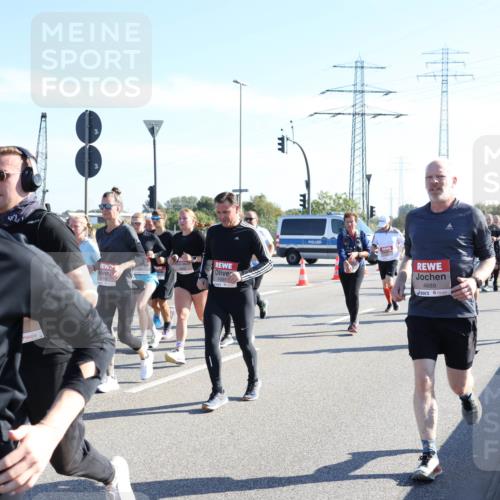 03.10.2025 - Köhlbrandbrückenlauf Julia Fischer http://msf.ph/oto/9001796 03.10.2025 12:18:31 Position 3 4855, 5168, 4684, 4689 meine-sportfotos.de
