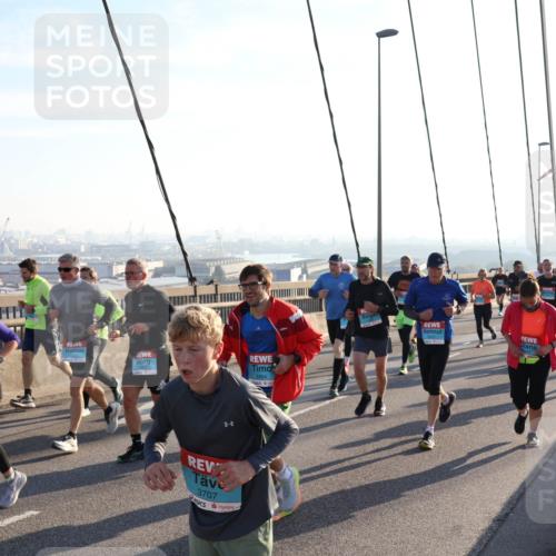 03.10.2025 - Köhlbrandbrückenlauf Julia Fischer http://msf.ph/oto/9001802 03.10.2025 09:25:32 Position 1 3707, 3484 meine-sportfotos.de