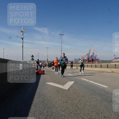 03.10.2025 - Köhlbrandbrückenlauf Matties Gatica Varas http://msf.ph/oto/9001803 03.10.2025 12:55:08 Position 2  meine-sportfotos.de