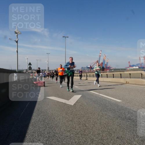 03.10.2025 - Köhlbrandbrückenlauf Matties Gatica Varas http://msf.ph/oto/9001812 03.10.2025 12:55:09 Position 2  meine-sportfotos.de