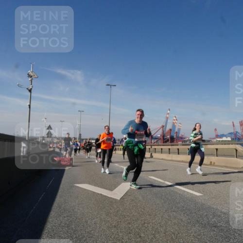 03.10.2025 - Köhlbrandbrückenlauf Matties Gatica Varas http://msf.ph/oto/9001822 03.10.2025 12:55:10 Position 2  meine-sportfotos.de