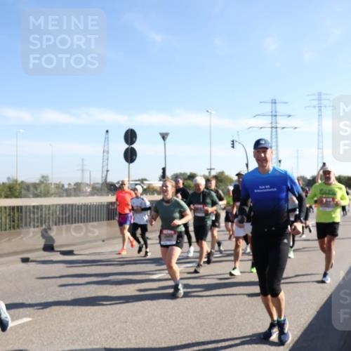 03.10.2025 - Köhlbrandbrückenlauf Julia Fischer http://msf.ph/oto/9001823 03.10.2025 12:18:40 Position 3 33 meine-sportfotos.de