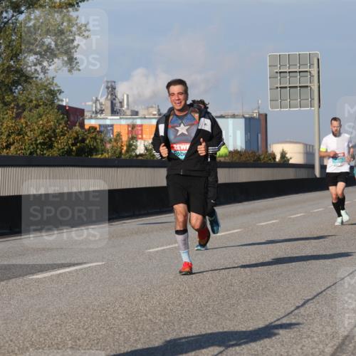 03.10.2025 - Köhlbrandbrückenlauf Luisa Fischer http://msf.ph/oto/9001827 03.10.2025 10:43:46 Position 3  meine-sportfotos.de