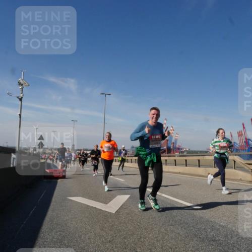 03.10.2025 - Köhlbrandbrückenlauf Matties Gatica Varas http://msf.ph/oto/9001829 03.10.2025 12:55:10 Position 2  meine-sportfotos.de