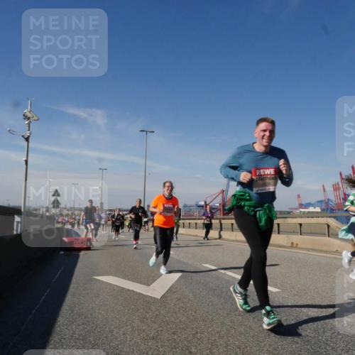 03.10.2025 - Köhlbrandbrückenlauf Matties Gatica Varas http://msf.ph/oto/9001834 03.10.2025 12:55:11 Position 2 6570 meine-sportfotos.de