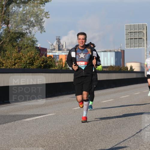 03.10.2025 - Köhlbrandbrückenlauf Luisa Fischer http://msf.ph/oto/9001835 03.10.2025 10:43:46 Position 3  meine-sportfotos.de