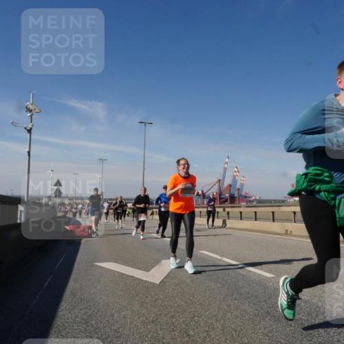03.10.2025 - Köhlbrandbrückenlauf Matties Gatica Varas http://msf.ph/oto/9001840 03.10.2025 12:55:11 Position 2 570 meine-sportfotos.de