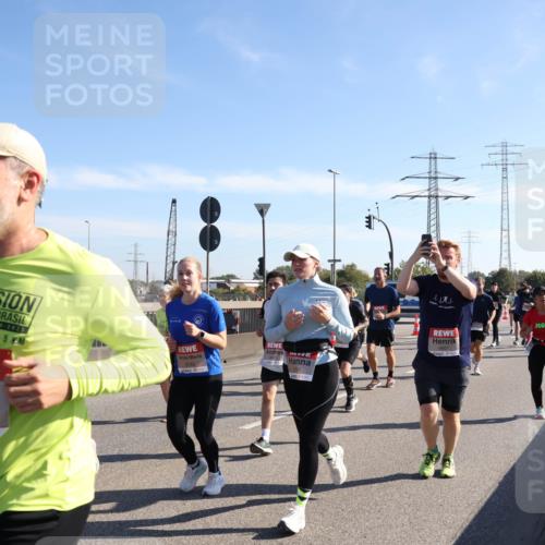 03.10.2025 - Köhlbrandbrückenlauf Julia Fischer http://msf.ph/oto/9001847 03.10.2025 12:18:42 Position 3 2025, 15, 397, 6791, 5742, 5741 meine-sportfotos.de