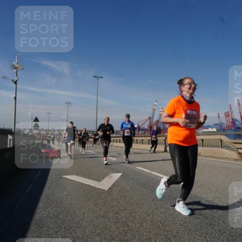 03.10.2025 - Köhlbrandbrückenlauf Matties Gatica Varas http://msf.ph/oto/9001848 03.10.2025 12:55:12 Position 2 5195 meine-sportfotos.de