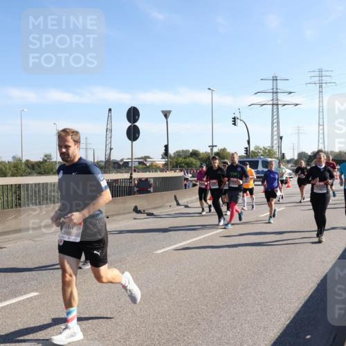 03.10.2025 - Köhlbrandbrückenlauf Julia Fischer http://msf.ph/oto/9001856 03.10.2025 12:18:45 Position 3 6393 meine-sportfotos.de