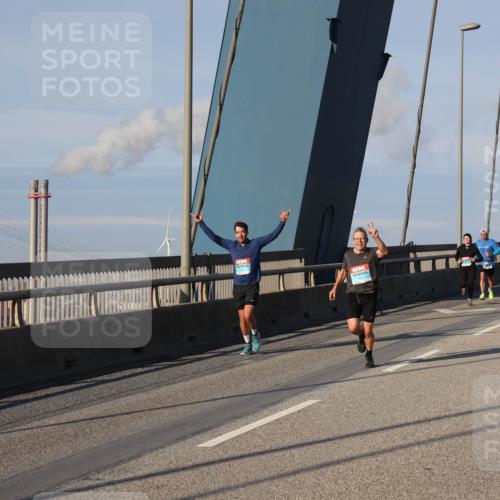 03.10.2025 - Köhlbrandbrückenlauf Julia Fischer http://msf.ph/oto/9001858 03.10.2025 09:40:02 Position 2  meine-sportfotos.de