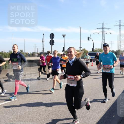 03.10.2025 - Köhlbrandbrückenlauf Julia Fischer http://msf.ph/oto/9001866 03.10.2025 12:18:47 Position 3 5152, 6485 meine-sportfotos.de