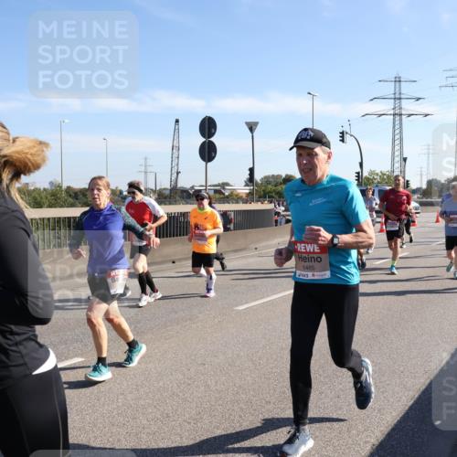 03.10.2025 - Köhlbrandbrückenlauf Julia Fischer http://msf.ph/oto/9001868 03.10.2025 12:18:48 Position 3 6485 meine-sportfotos.de