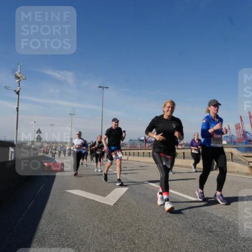 03.10.2025 - Köhlbrandbrückenlauf Matties Gatica Varas http://msf.ph/oto/9001883 03.10.2025 12:55:14 Position 2  meine-sportfotos.de