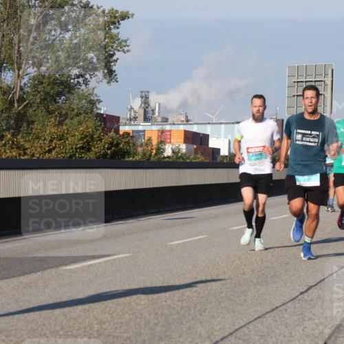 03.10.2025 - Köhlbrandbrückenlauf Luisa Fischer http://msf.ph/oto/9001889 03.10.2025 10:43:49 Position 3 2024 meine-sportfotos.de