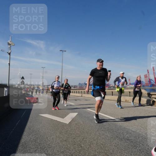 03.10.2025 - Köhlbrandbrückenlauf Matties Gatica Varas http://msf.ph/oto/9001897 03.10.2025 12:55:15 Position 2  meine-sportfotos.de
