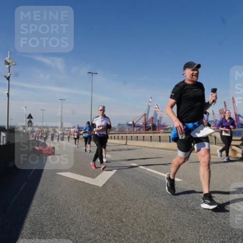 03.10.2025 - Köhlbrandbrückenlauf Matties Gatica Varas http://msf.ph/oto/9001907 03.10.2025 12:55:15 Position 2  meine-sportfotos.de