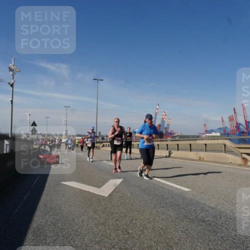 03.10.2025 - Köhlbrandbrückenlauf Matties Gatica Varas http://msf.ph/oto/9001911 03.10.2025 12:55:18 Position 2  meine-sportfotos.de