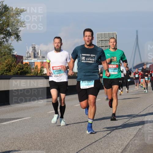 03.10.2025 - Köhlbrandbrückenlauf Luisa Fischer http://msf.ph/oto/9001922 03.10.2025 10:43:51 Position 3 1036, 2024, 3223, 3185 meine-sportfotos.de