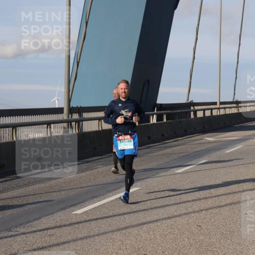 03.10.2025 - Köhlbrandbrückenlauf Julia Fischer http://msf.ph/oto/9001926 03.10.2025 09:40:17 Position 2  meine-sportfotos.de
