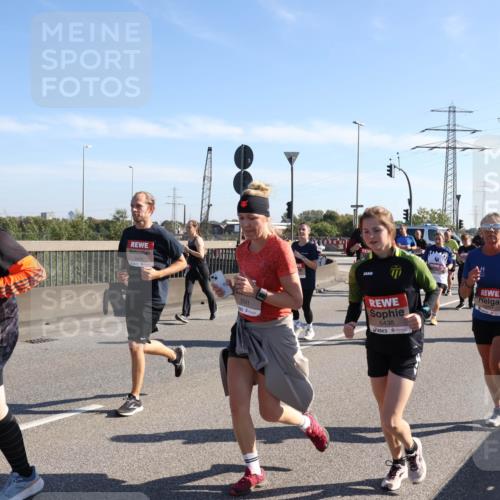 03.10.2025 - Köhlbrandbrückenlauf Julia Fischer http://msf.ph/oto/9001929 03.10.2025 12:18:57 Position 3 5426, 5141, 6438 meine-sportfotos.de