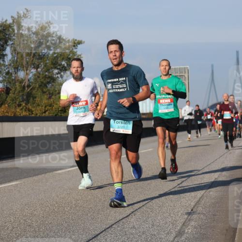 03.10.2025 - Köhlbrandbrückenlauf Luisa Fischer http://msf.ph/oto/9001947 03.10.2025 10:43:52 Position 3 1036, 2024, 44, 3223, 3185 meine-sportfotos.de